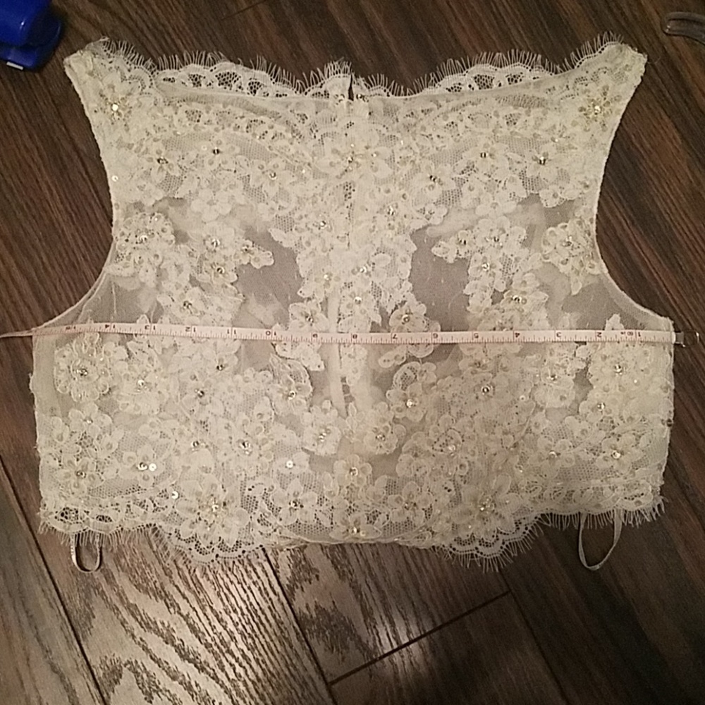 Mori Lee lace 32513 JK bridal bolero - Picture 5 of 6